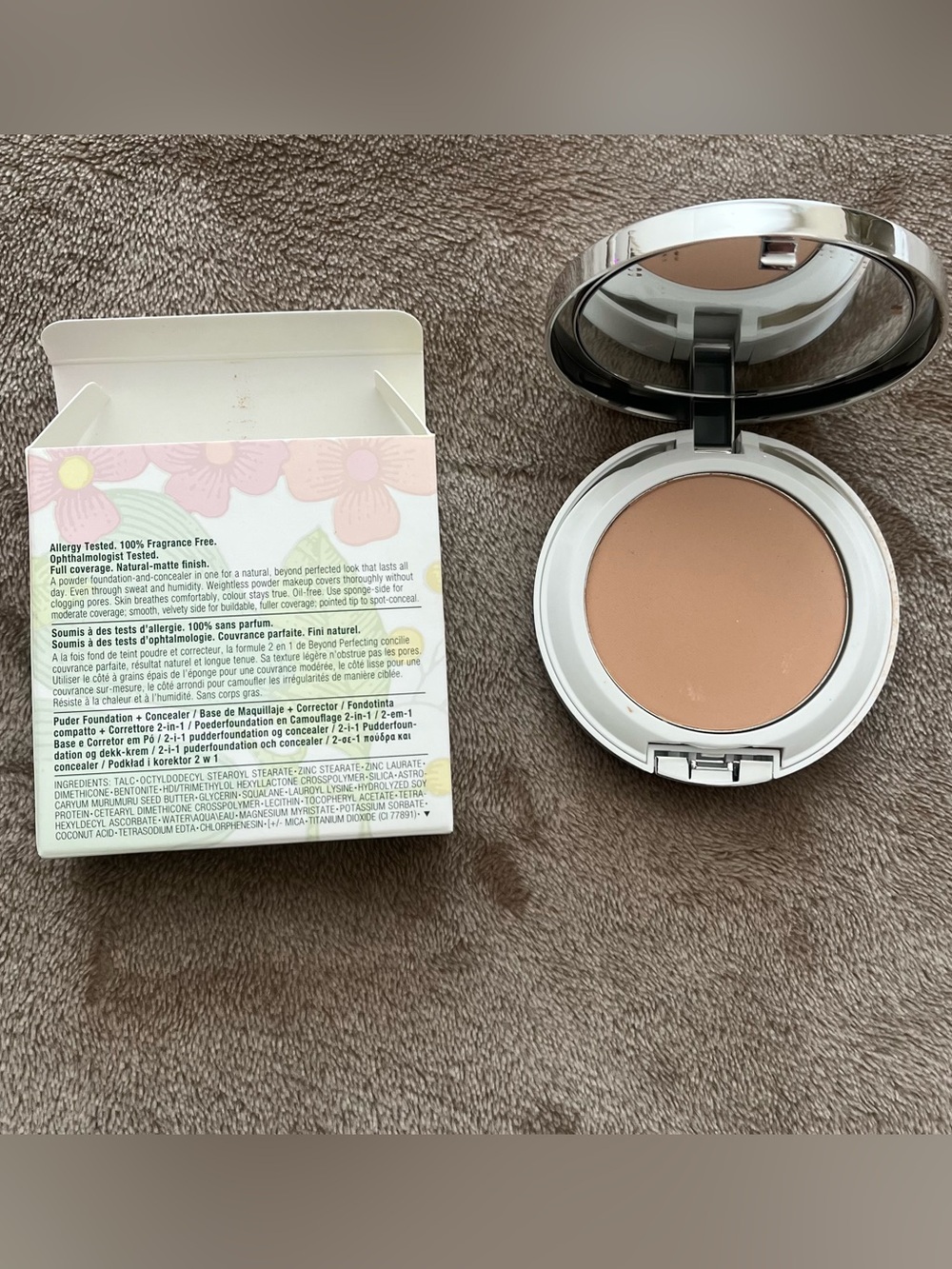 Clinique Beyond Perfecting Foundation + Concealer Compact - Natural Beige Tone